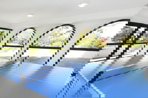 Photo 3 - Inviting Apartment With Balcony