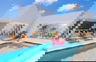 Foto 1 - 3BR 3BA Newly Built w Private Pool 5 min 2 Beach
