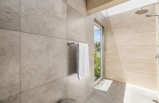 3BR 3BA Newly Built w Private Pool 5 min 2 Beach - Foto 13