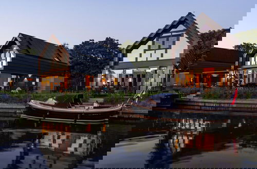 Photo 1 - Luxurious Detached Water Villa With Jetty