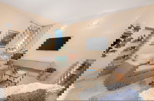 Foto 3 - Natasha's Beachfront