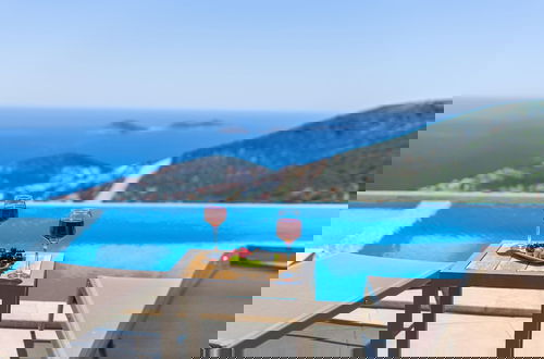 Photo 2 - Lux Villa With Jacuzzi Inf Pool - All Rooms w AC
