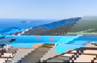 Photo 2 - Lux Villa With Jacuzzi Inf Pool - All Rooms w AC