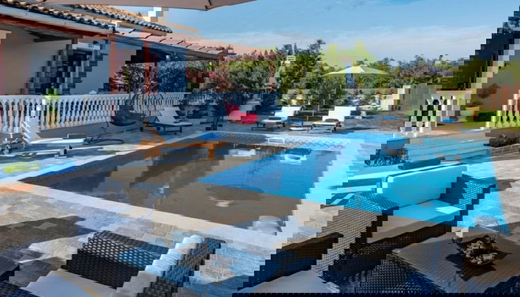 Foto 1 - Villa Rose With Private Pool