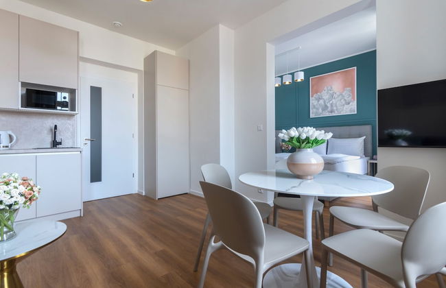 Encore Boutique Residence by Dwellfort - Photo 16