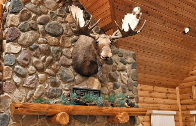Majestic Moose Lodge - Photo 41