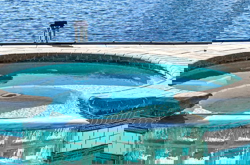 Foto 16 - Rosegarden - Pool Spa and Perfect Water View
