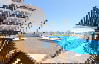 Foto 2 - Puerta Del Mar Beachfront And Pool