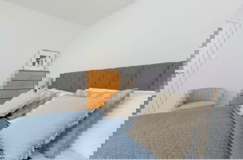 Foto 4 - Spacious Apartment With Desk by Renters