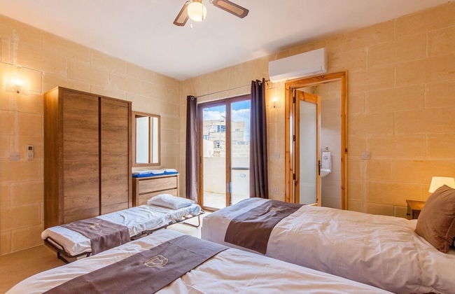 Nadurin Gozitan Villa 7 Bedr 2 Pools - Photo 11