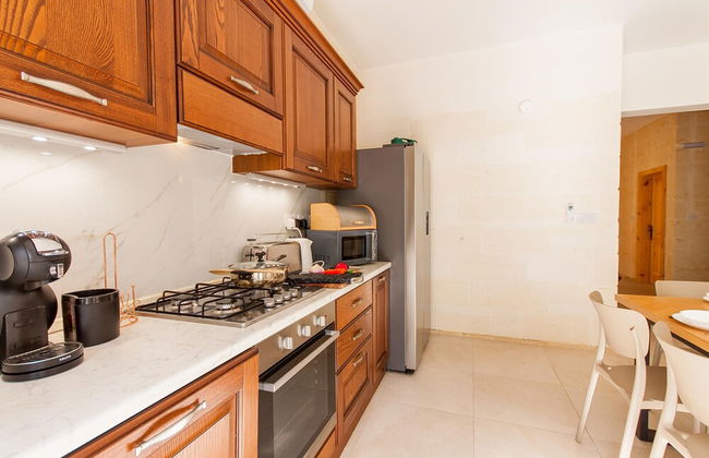 Nadurin Gozitan Villa 7 Bedr 2 Pools - Photo 9