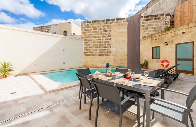 Nadurin Gozitan Villa 7 Bedr 2 Pools - Photo 4