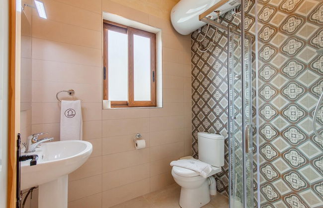 Nadurin Gozitan Villa 7 Bedr 2 Pools - Photo 19