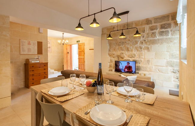 Nadurin Gozitan Villa 7 Bedr 2 Pools - Photo 6