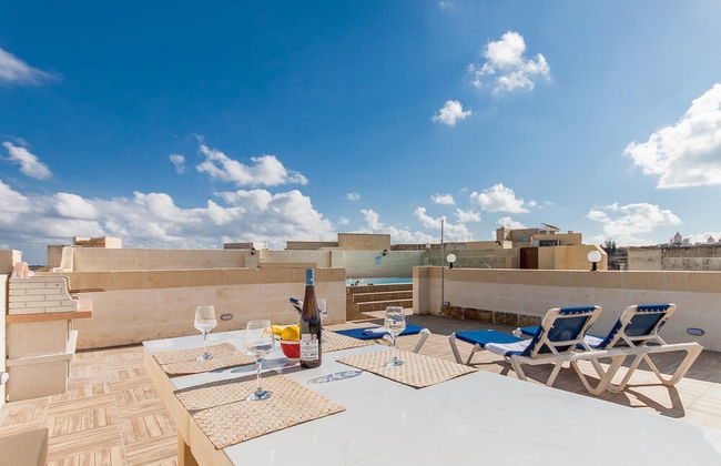 Nadurin Gozitan Villa 7 Bedr 2 Pools - Photo 5