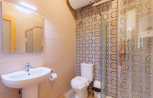 Nadurin Gozitan Villa 7 Bedr 2 Pools - Photo 18