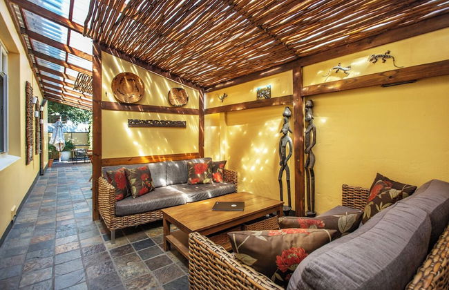 Toms Guest House - Photo 2