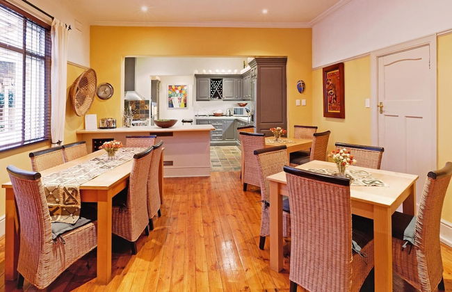 Toms Guest House - Photo 42