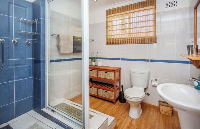 Toms Guest House - Photo 60