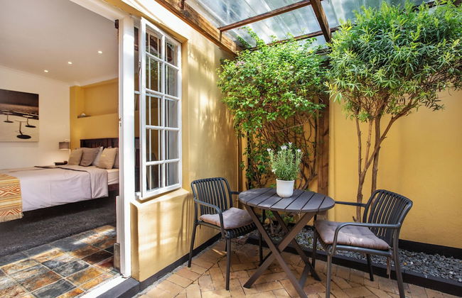 Toms Guest House - Photo 9
