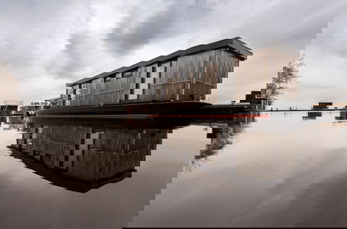 Foto 19 - Nice Houseboat With a Terrace