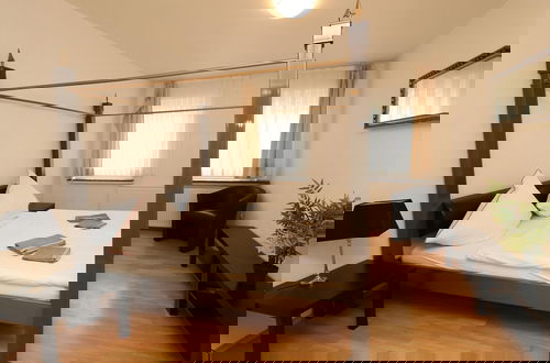 Foto 7 - Central Apartment Near the Trade Fair