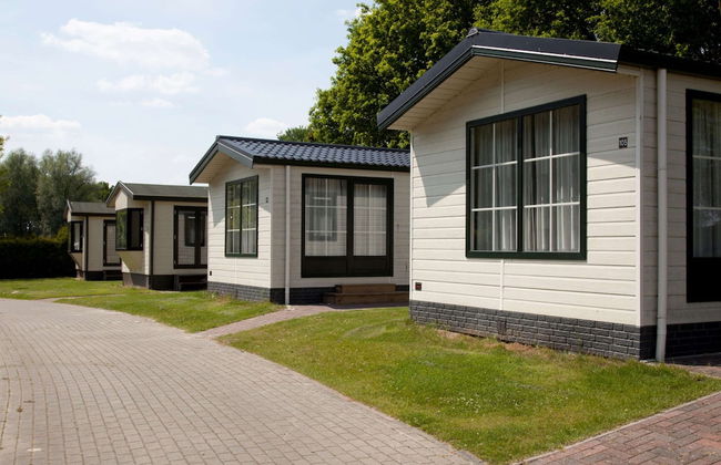 Well Furnished Mobile Home with Microwave near Water - Foto 1