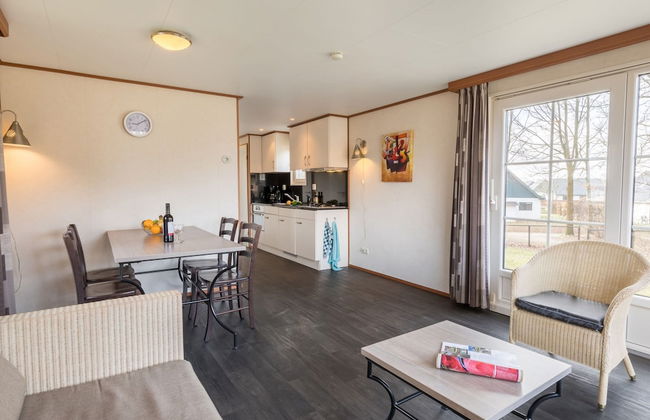Well Furnished Mobile Home with Microwave near Water - Foto 23