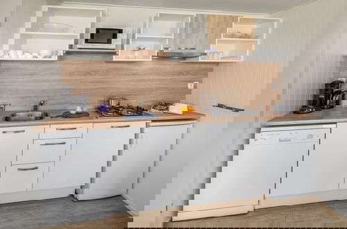 Foto 4 - Beach House in Netherlands With Sea View
