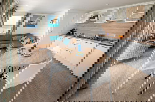 Foto 3 - Beach House in Netherlands With Sea View