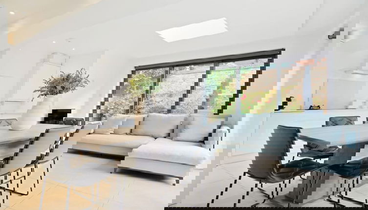 Foto 1 - The Wimbledon Hideaway - Glamorous 3bdr House With Garden