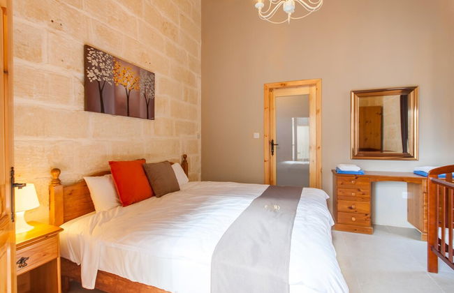 Naduri Beautiful Gozitan Villa Pool - Photo 13