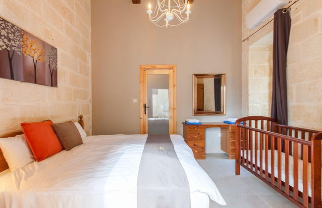 Naduri Beautiful Gozitan Villa Pool - Photo 14