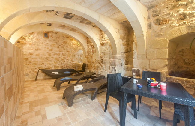 Naduri Beautiful Gozitan Villa Pool - Photo 25
