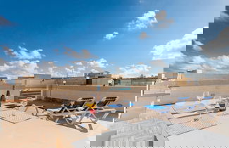 Photo 2 - Naduri Beautiful Gozitan Villa Pool