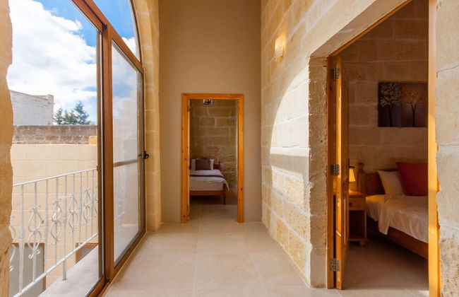 Naduri Beautiful Gozitan Villa Pool - Photo 11