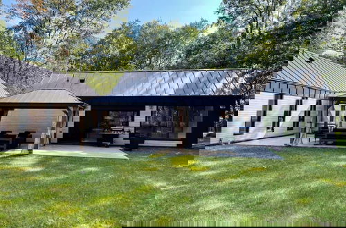 Foto 59 - The Barn House by Avantstay Modern, Outdoor Living Area & Hot Tub