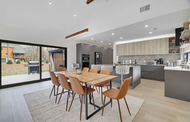The Barn House by Avantstay Modern, Outdoor Living Area & Hot Tub - Foto 47