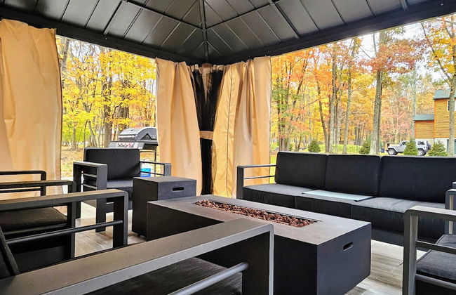 The Barn House by Avantstay Modern, Outdoor Living Area & Hot Tub - Foto 29