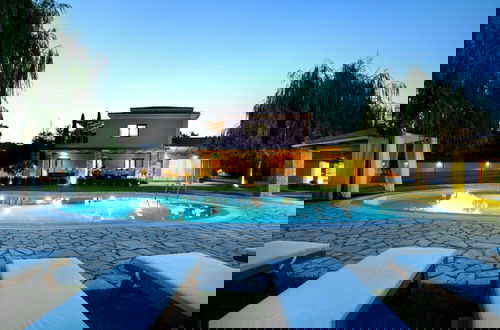 Foto 2 - Villa Black White Dassia