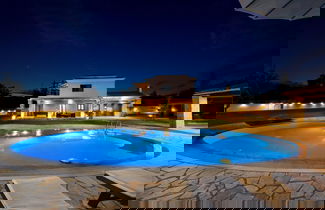 Foto 1 - Villa Black White Dassia