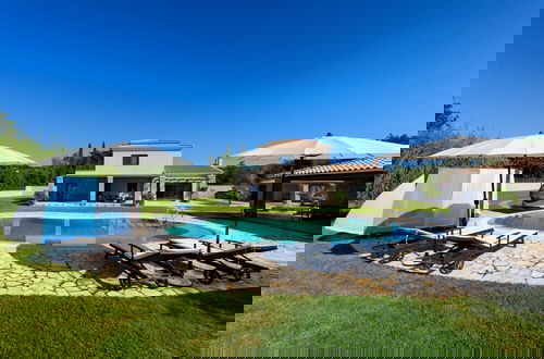 Foto 30 - Villa Black White Dassia