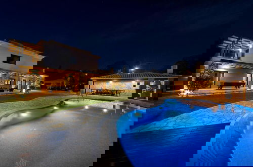 Foto 3 - Villa Black White Dassia