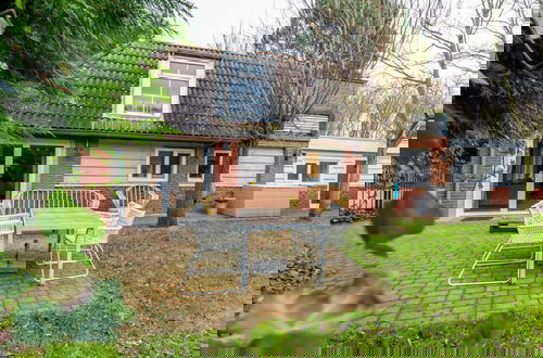 Foto 14 - Beautiful Bungalow With Garden