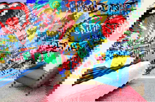 Photo 3 - Graffiti and Glam Wonderland