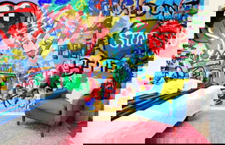 Photo 3 - Graffiti and Glam Wonderland