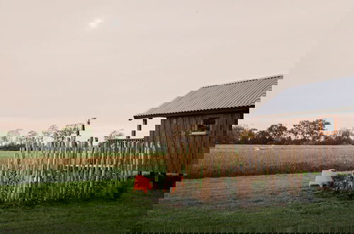 Foto 21 - Cozy Lodge With hot tub in Drenthe