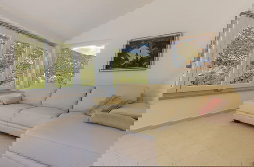 Foto 14 - Adorable Villa With Private Pool and Terrace
