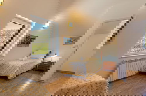 Foto 5 - Adorable Villa With Private Pool and Terrace