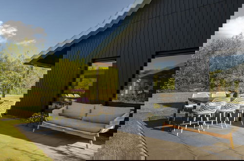 Foto 22 - Modern Villa With Spacious Garden